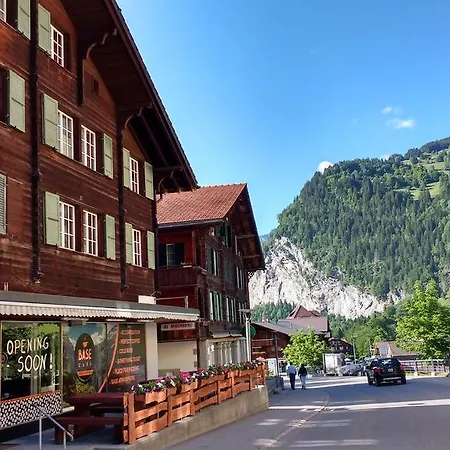 Base Cafe Lauterbrunnen