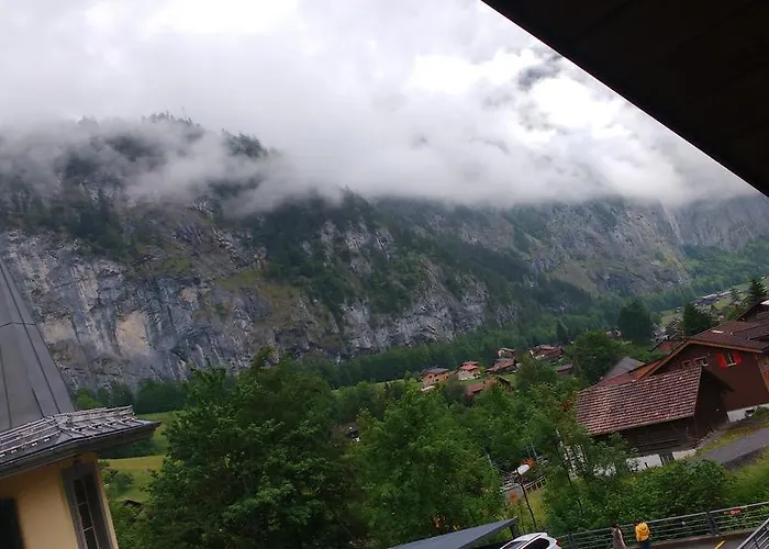 Base Cafe Privatunterkunft Lauterbrunnen