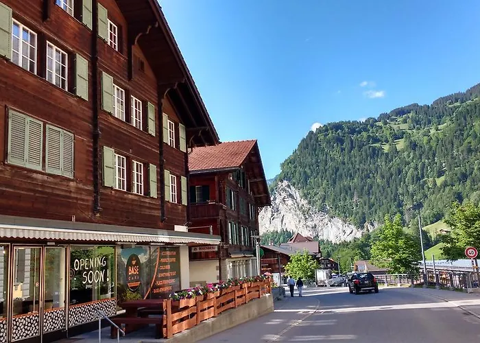 Base Cafe Lauterbrunnen